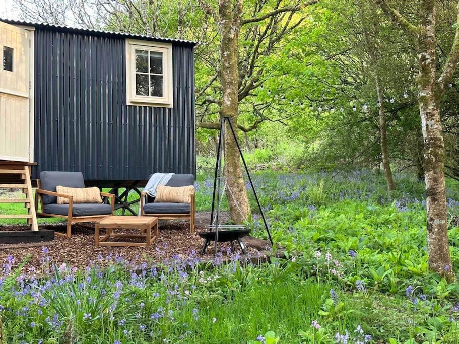 Cornwall Woodland Shepherd'S Hut - Dennis Hut Bodmin Exterior photo